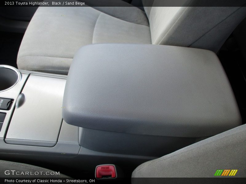 Black / Sand Beige 2013 Toyota Highlander