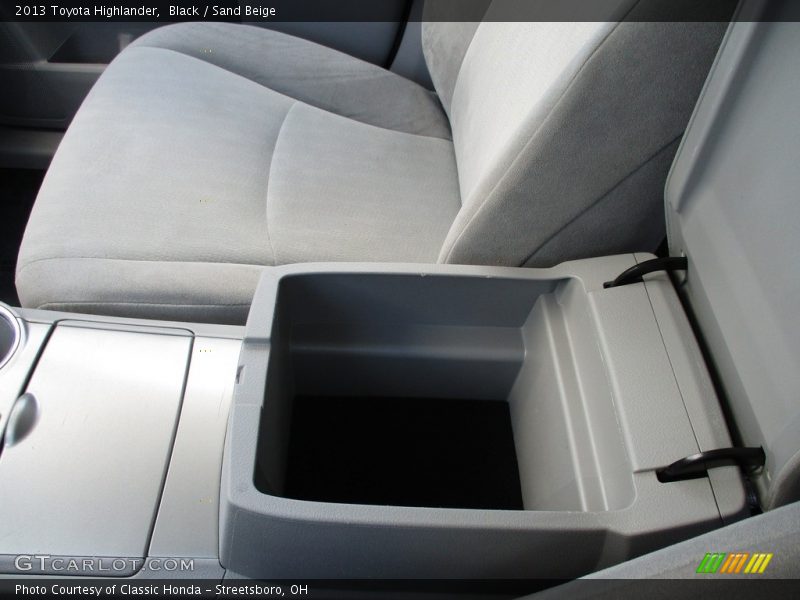 Black / Sand Beige 2013 Toyota Highlander