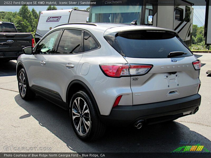 Iconic Silver / Sandstone 2022 Ford Escape SE 4WD Hybrid