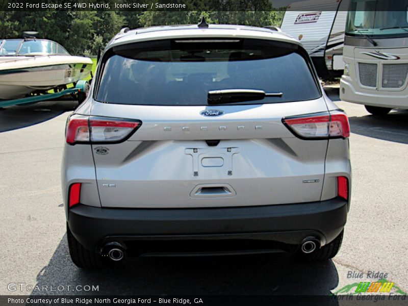 Iconic Silver / Sandstone 2022 Ford Escape SE 4WD Hybrid