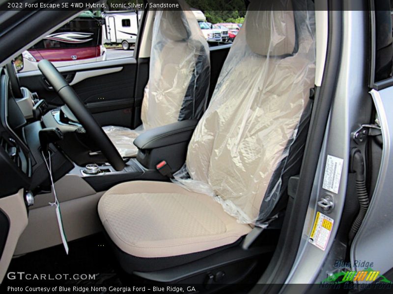 Iconic Silver / Sandstone 2022 Ford Escape SE 4WD Hybrid