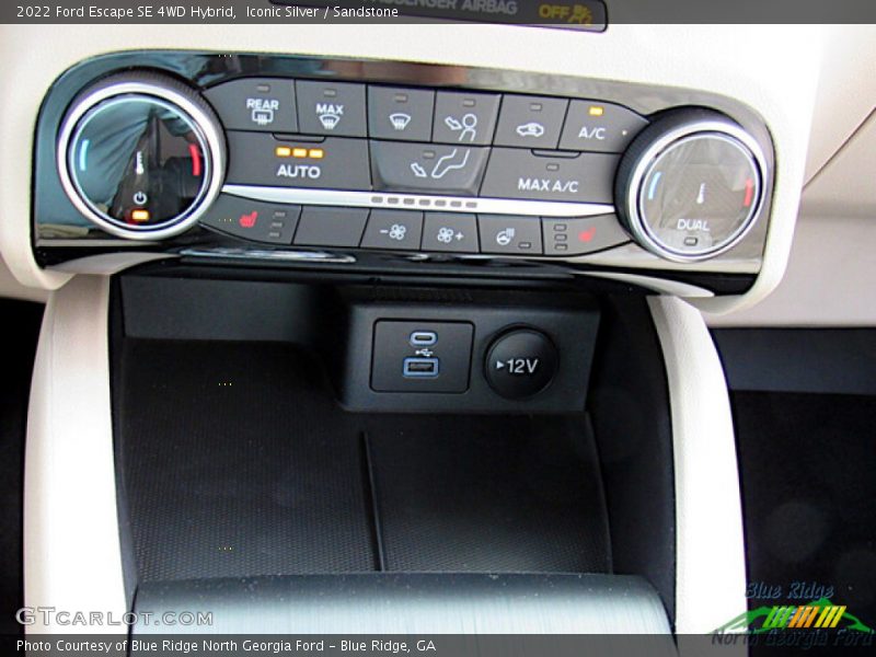 Iconic Silver / Sandstone 2022 Ford Escape SE 4WD Hybrid
