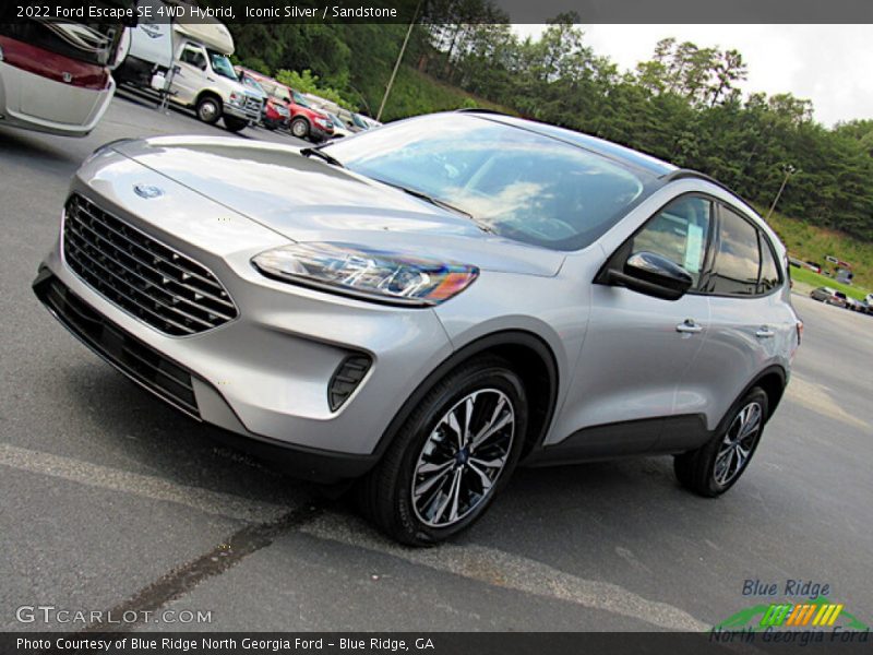 Iconic Silver / Sandstone 2022 Ford Escape SE 4WD Hybrid
