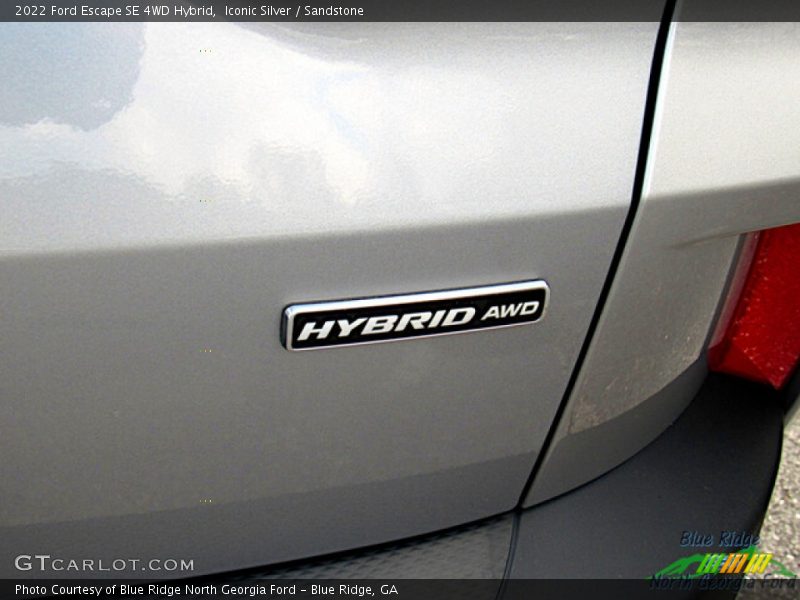 Iconic Silver / Sandstone 2022 Ford Escape SE 4WD Hybrid