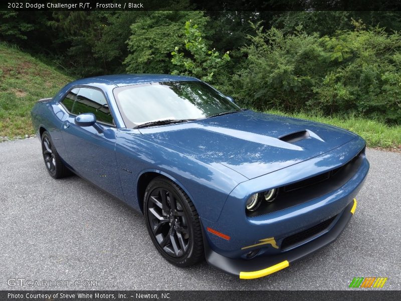 Front 3/4 View of 2022 Challenger R/T