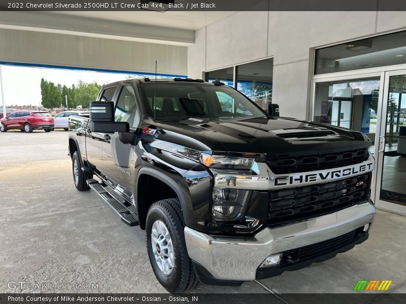 Front 3/4 View of 2022 Silverado 2500HD LT Crew Cab 4x4