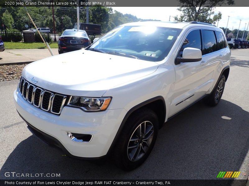 Bright White / Black 2020 Jeep Grand Cherokee Laredo 4x4