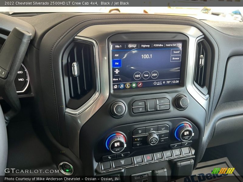 Controls of 2022 Silverado 2500HD LT Crew Cab 4x4