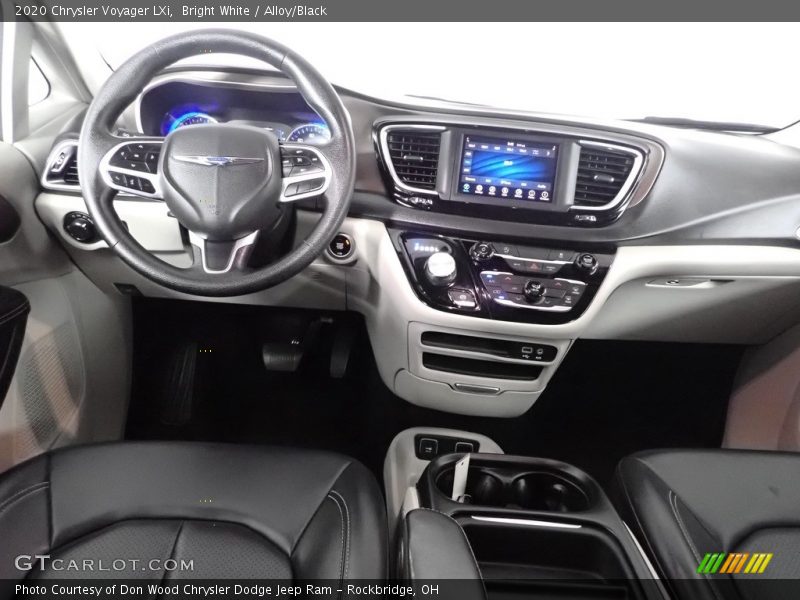 Bright White / Alloy/Black 2020 Chrysler Voyager LXi