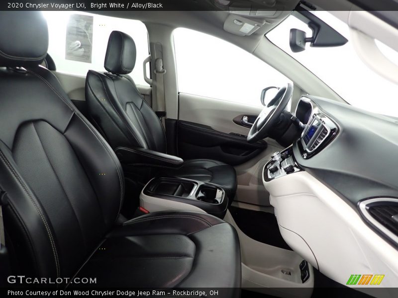 Bright White / Alloy/Black 2020 Chrysler Voyager LXi