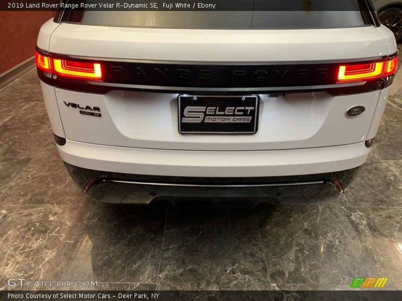 Fuji White / Ebony 2019 Land Rover Range Rover Velar R-Dynamic SE