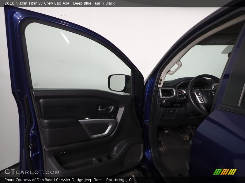 Deep Blue Pearl / Black 2018 Nissan Titan SV Crew Cab 4x4