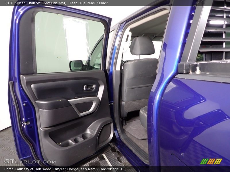 Deep Blue Pearl / Black 2018 Nissan Titan SV Crew Cab 4x4