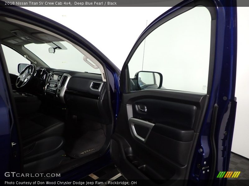 Deep Blue Pearl / Black 2018 Nissan Titan SV Crew Cab 4x4