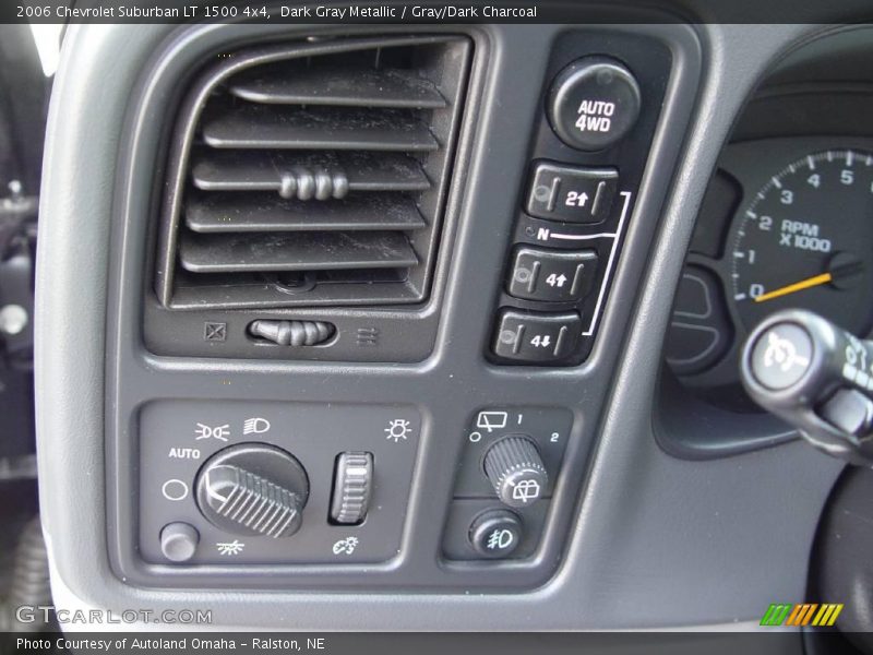 Dark Gray Metallic / Gray/Dark Charcoal 2006 Chevrolet Suburban LT 1500 4x4