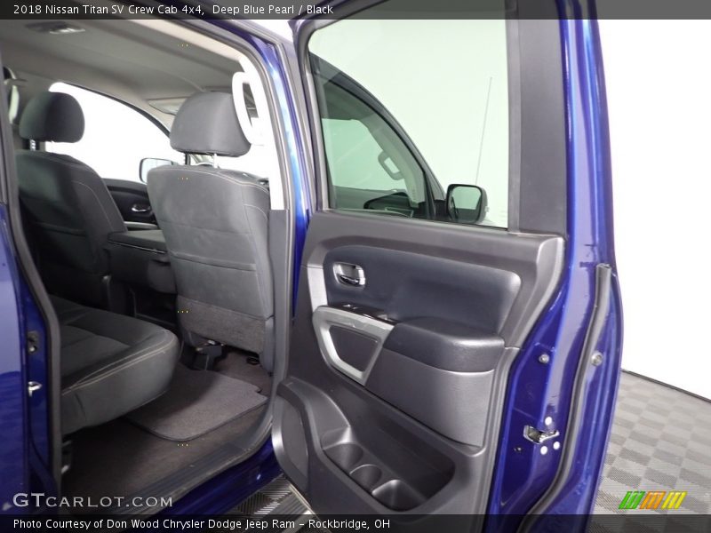 Deep Blue Pearl / Black 2018 Nissan Titan SV Crew Cab 4x4