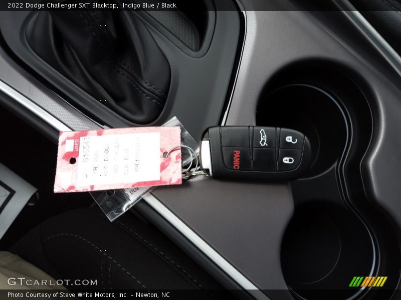 Indigo Blue / Black 2022 Dodge Challenger SXT Blacktop
