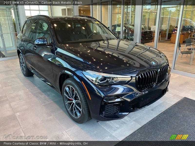 Front 3/4 View of 2023 X5 xDrive40i