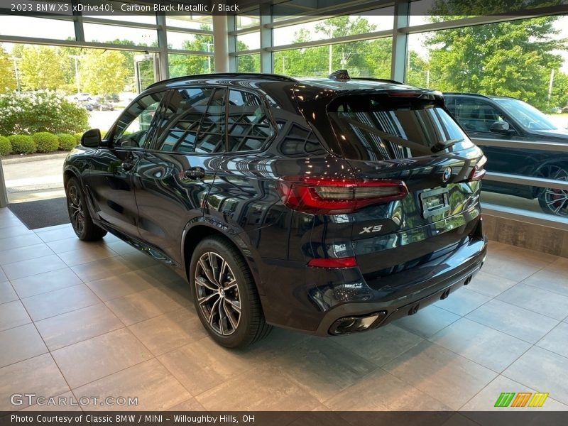 Carbon Black Metallic / Black 2023 BMW X5 xDrive40i