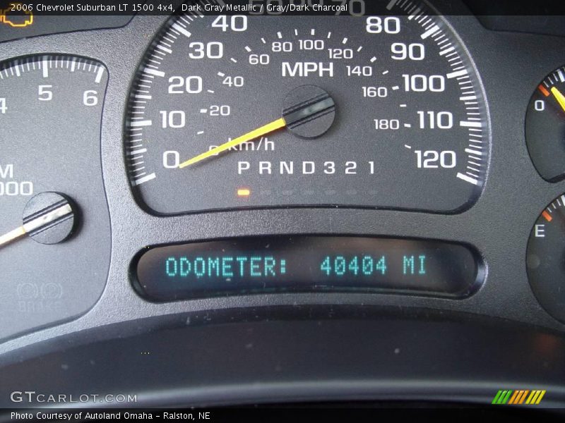 Dark Gray Metallic / Gray/Dark Charcoal 2006 Chevrolet Suburban LT 1500 4x4
