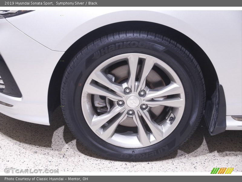 Symphony Silver / Black 2019 Hyundai Sonata Sport