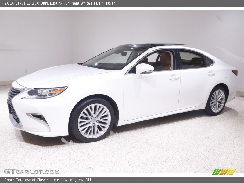 Front 3/4 View of 2016 ES 350 Ultra Luxury
