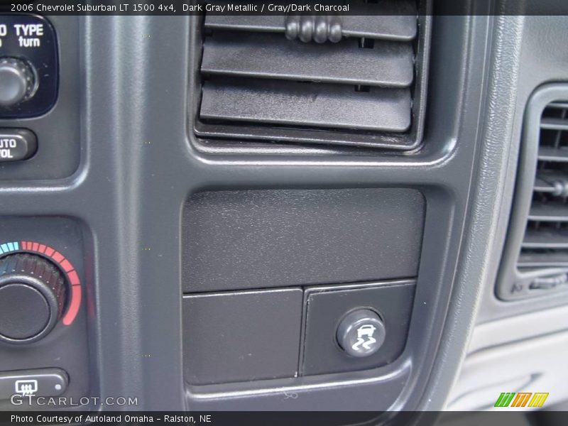 Dark Gray Metallic / Gray/Dark Charcoal 2006 Chevrolet Suburban LT 1500 4x4