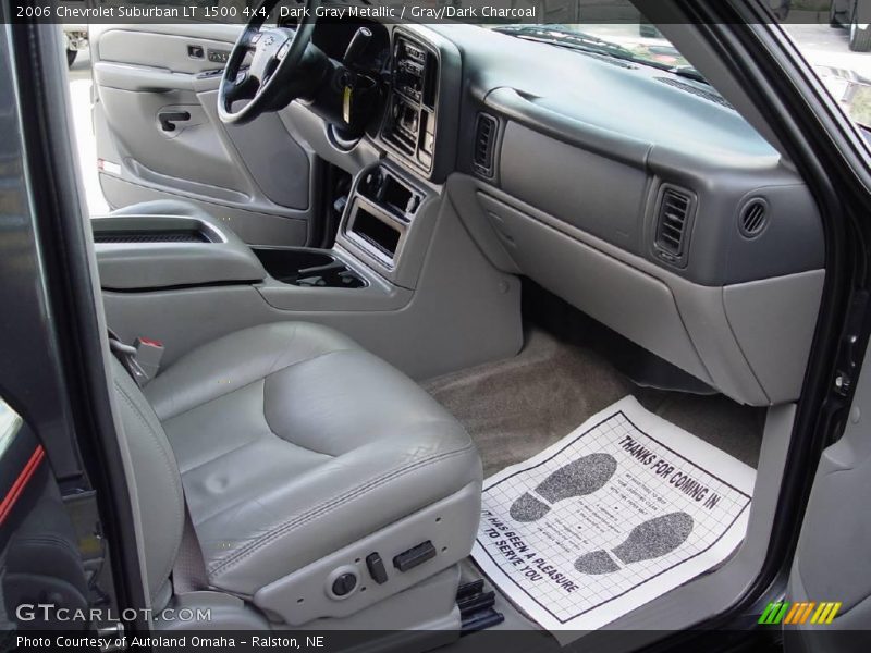 Dark Gray Metallic / Gray/Dark Charcoal 2006 Chevrolet Suburban LT 1500 4x4