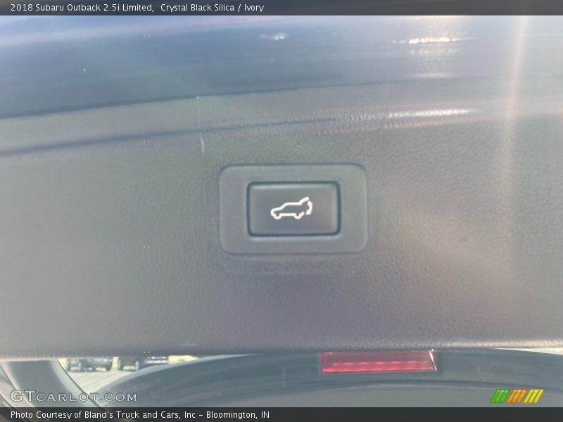 Crystal Black Silica / Ivory 2018 Subaru Outback 2.5i Limited