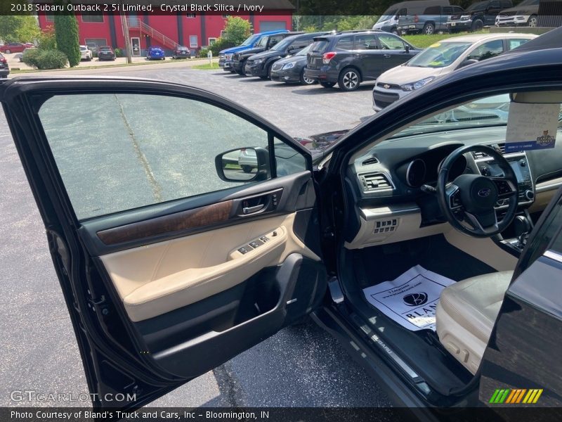Crystal Black Silica / Ivory 2018 Subaru Outback 2.5i Limited