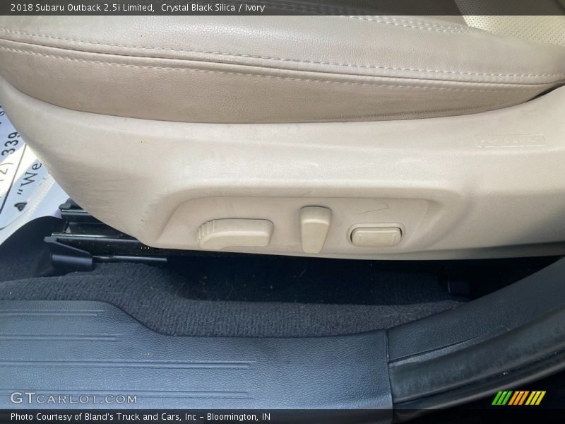 Crystal Black Silica / Ivory 2018 Subaru Outback 2.5i Limited
