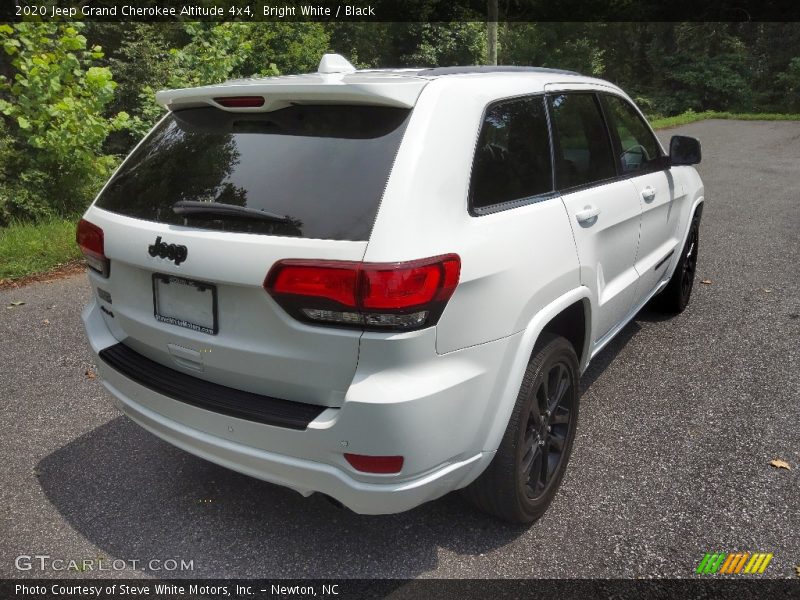 Bright White / Black 2020 Jeep Grand Cherokee Altitude 4x4