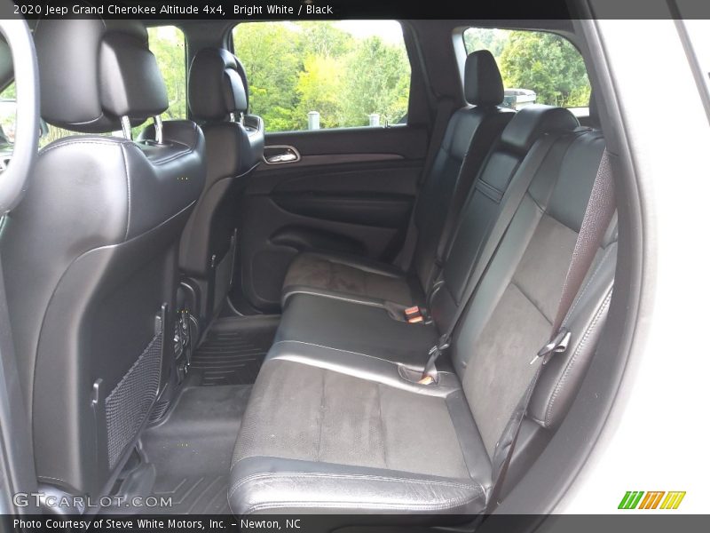 Bright White / Black 2020 Jeep Grand Cherokee Altitude 4x4