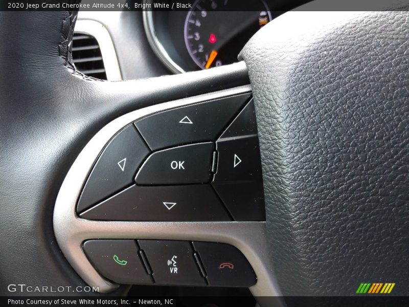 Bright White / Black 2020 Jeep Grand Cherokee Altitude 4x4