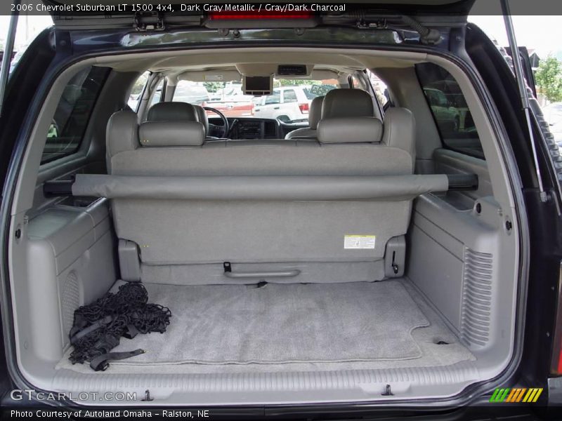 Dark Gray Metallic / Gray/Dark Charcoal 2006 Chevrolet Suburban LT 1500 4x4