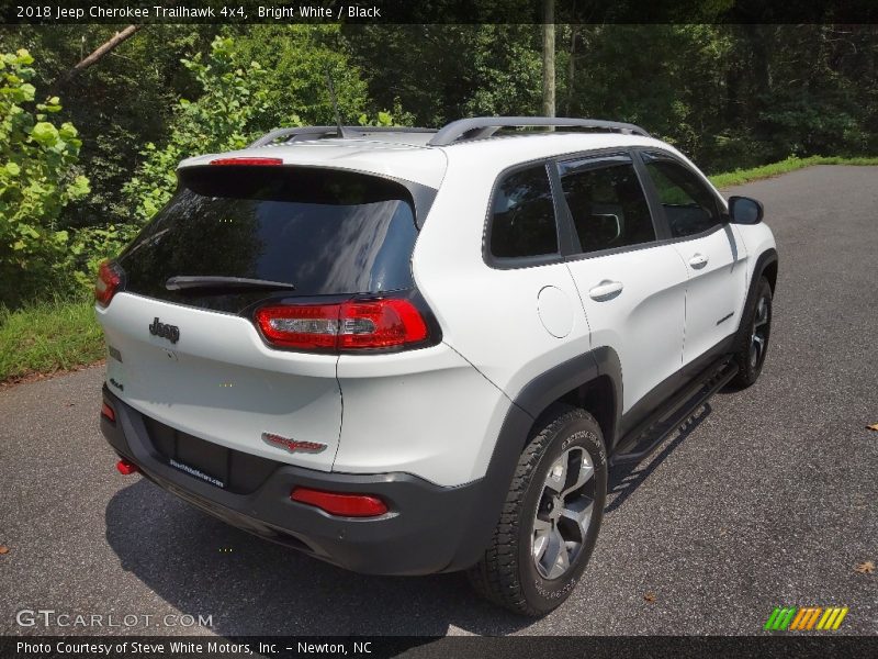 Bright White / Black 2018 Jeep Cherokee Trailhawk 4x4