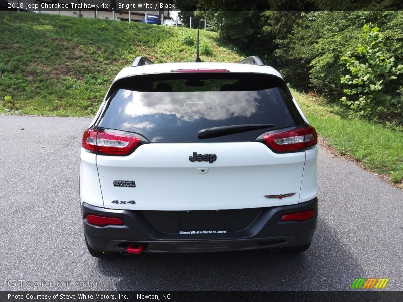 Bright White / Black 2018 Jeep Cherokee Trailhawk 4x4