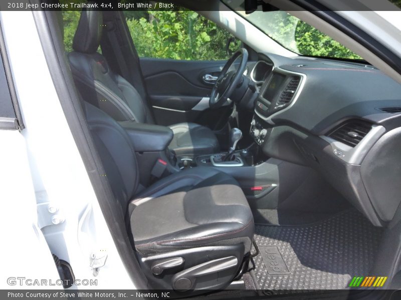 Bright White / Black 2018 Jeep Cherokee Trailhawk 4x4