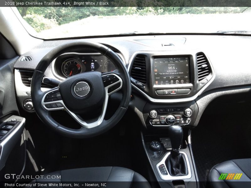 Bright White / Black 2018 Jeep Cherokee Trailhawk 4x4