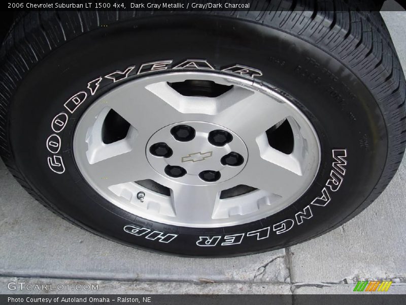 Dark Gray Metallic / Gray/Dark Charcoal 2006 Chevrolet Suburban LT 1500 4x4