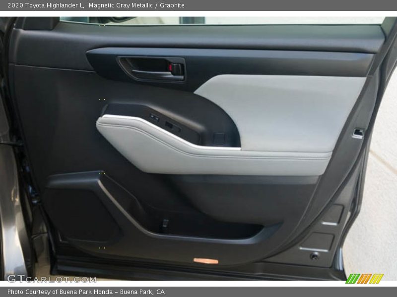 Magnetic Gray Metallic / Graphite 2020 Toyota Highlander L
