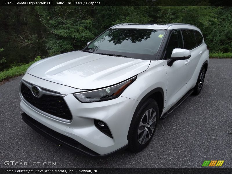 Wind Chill Pearl / Graphite 2022 Toyota Highlander XLE