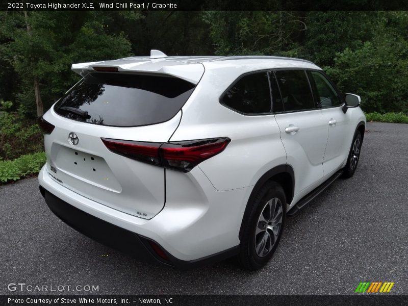 Wind Chill Pearl / Graphite 2022 Toyota Highlander XLE