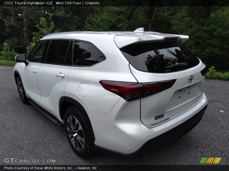 Wind Chill Pearl / Graphite 2022 Toyota Highlander XLE