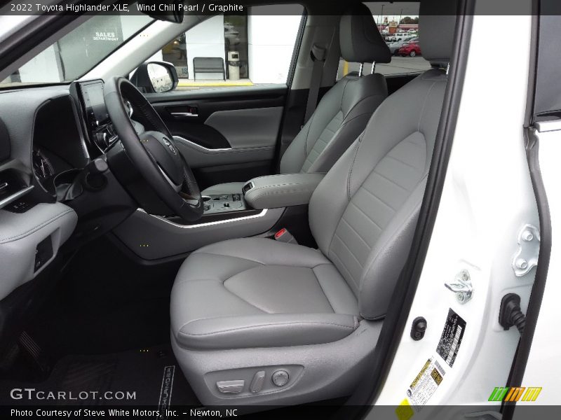 Front Seat of 2022 Highlander XLE