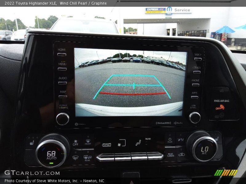 Wind Chill Pearl / Graphite 2022 Toyota Highlander XLE