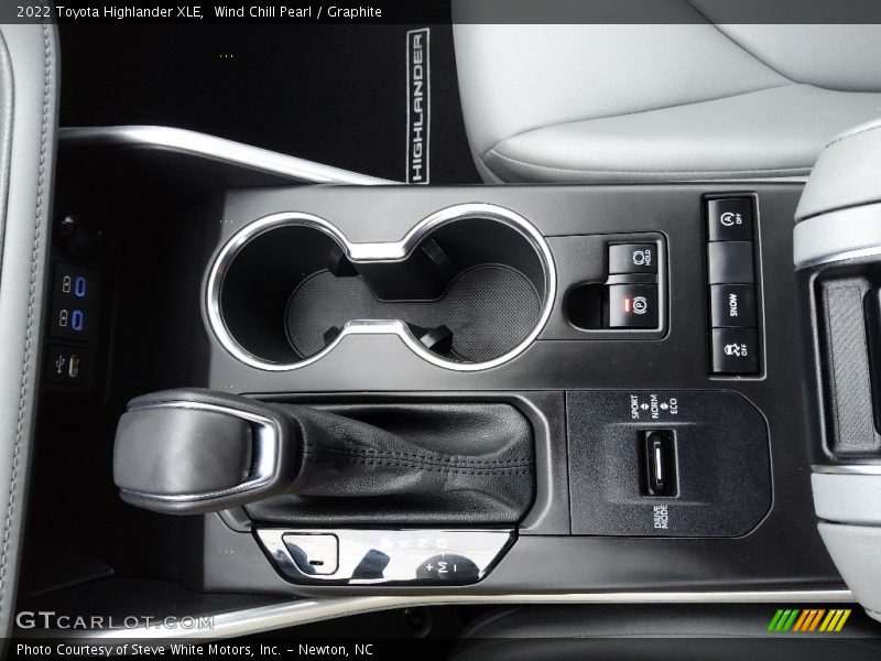  2022 Highlander XLE 8 Speed Automatic Shifter