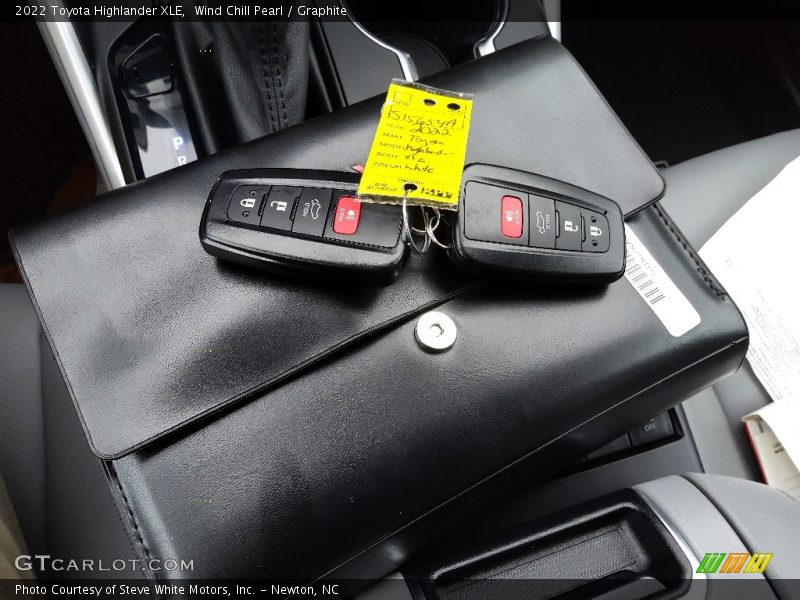 Keys of 2022 Highlander XLE