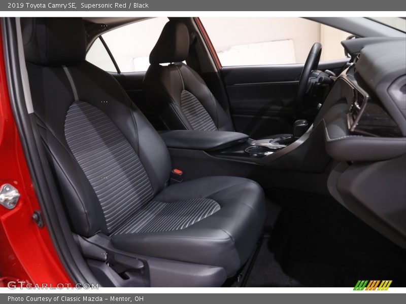 Supersonic Red / Black 2019 Toyota Camry SE