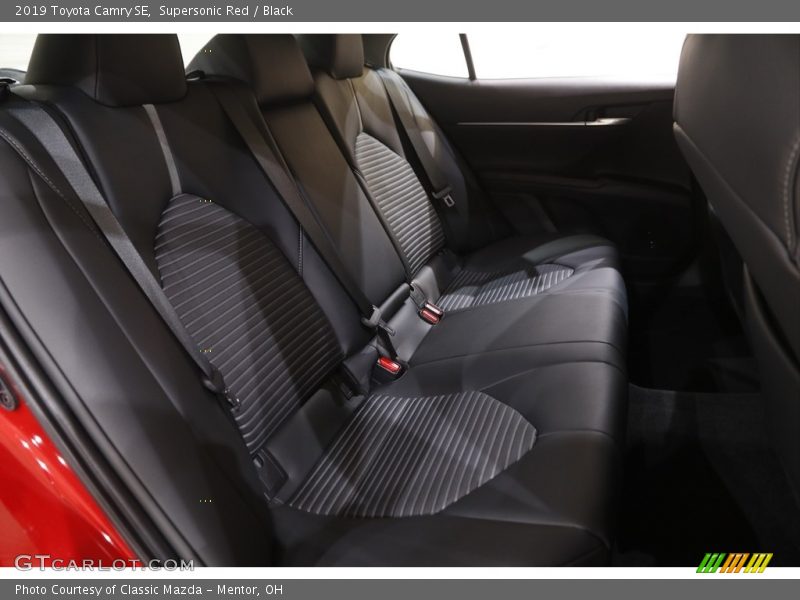Supersonic Red / Black 2019 Toyota Camry SE